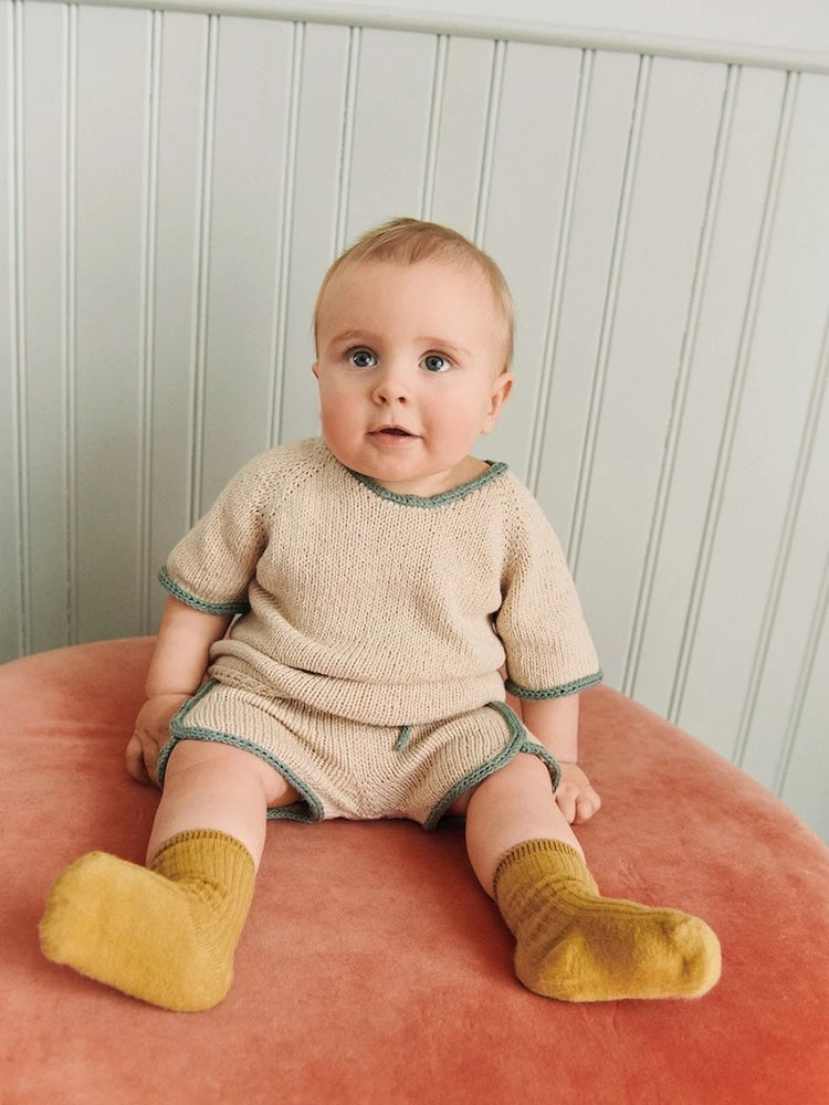 Jonathan Set Junior | sportliche Kontraststreifen aus Line von Sandnes Garn