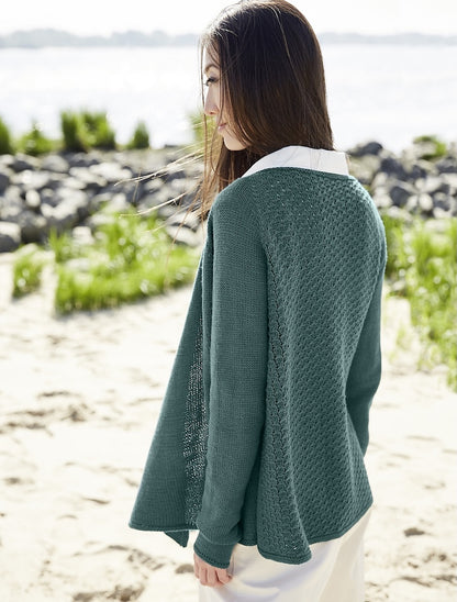 Kanshoku Cardigan | afslappet båret åben i Cheeky Merino Joy fra Rosy Green Wool