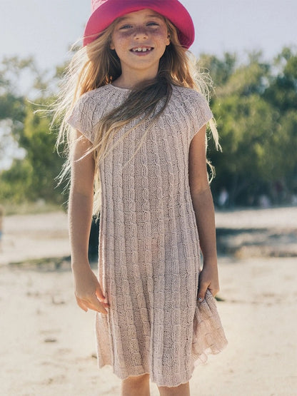 Robe pour enfants Fiona | fines rayures torsadées en Tynn Line de Sandnes Garn