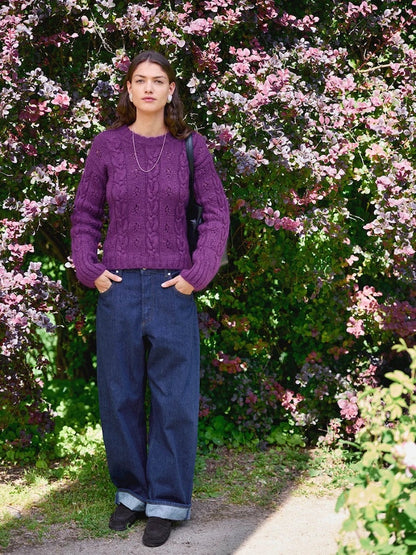 Junia Sweater | romantisches Zopfmuster aus Peer Gynt und Tynn Silk Mohair von Sandnes Garn