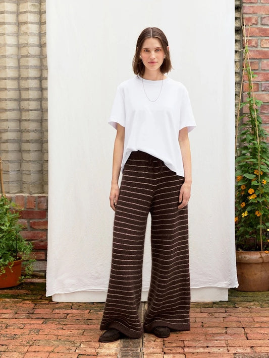 Riley Pants | Lounge Hose mit feinen Streifen aus Sunday und Tynn Silk Mohair von Sandnes Garn