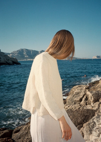Beach Day Jumper | pull d'été doux et vaporeux en Le Coton & Alpaca de Biches & Bûches