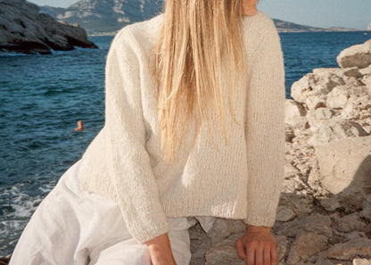 Beach Day Jumper | pull d'été doux et vaporeux en Le Coton & Alpaca de Biches & Bûches