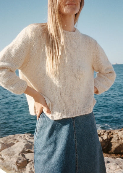 Beach Day Jumper | pull d'été doux et vaporeux en Le Coton & Alpaca de Biches & Bûches