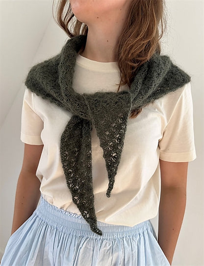 Bellis Scarf | Motif floral délicat en fil Alpaca Folgetrad et Tynn Silk Mohair de Sandnes Garn