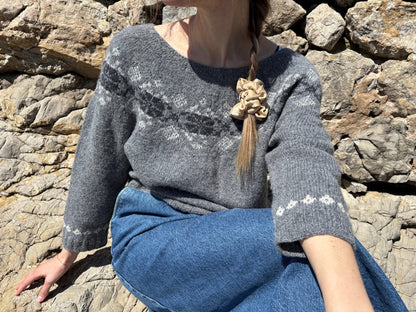 Maglione n. 74 | motivo classico e delicato in Le Petit Lambswool di Biches & Buches