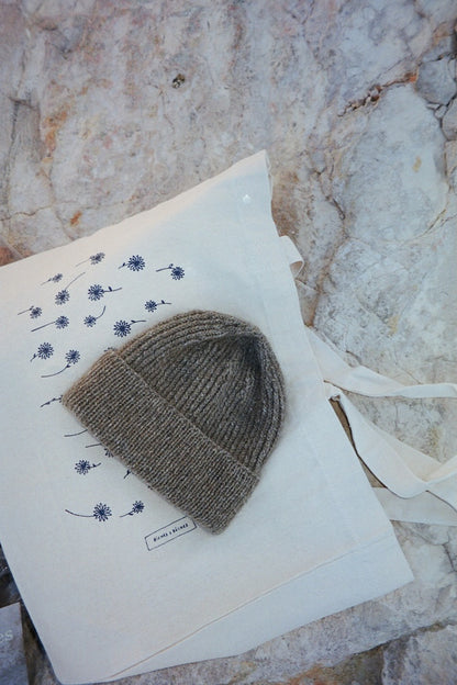 Londoni müts | lihtne müts Biches & Bûchesi Le Petit Lambswooli ja Le Petit Silk & Mohair' lõngadest