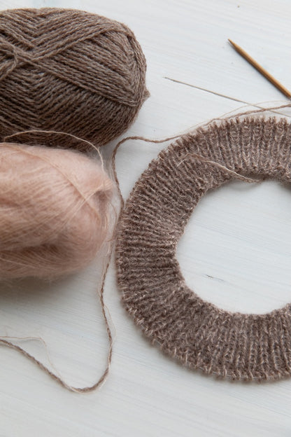 Londoni müts | lihtne müts Biches & Bûchesi Le Petit Lambswooli ja Le Petit Silk & Mohair' lõngadest