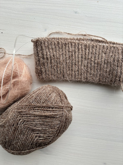 Londoni müts | lihtne müts Biches & Bûchesi Le Petit Lambswooli ja Le Petit Silk & Mohair' lõngadest