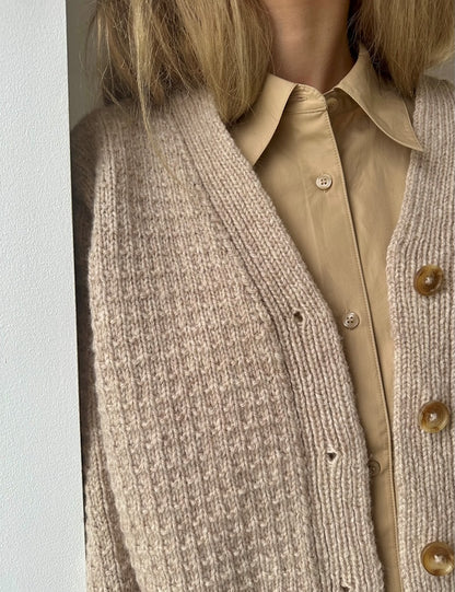 Gilet Caia | motif délicat en satin de Sandnes Garn
