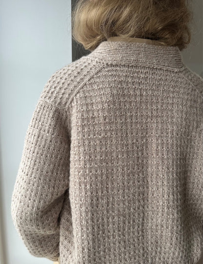 Gilet Caia | motif délicat en satin de Sandnes Garn