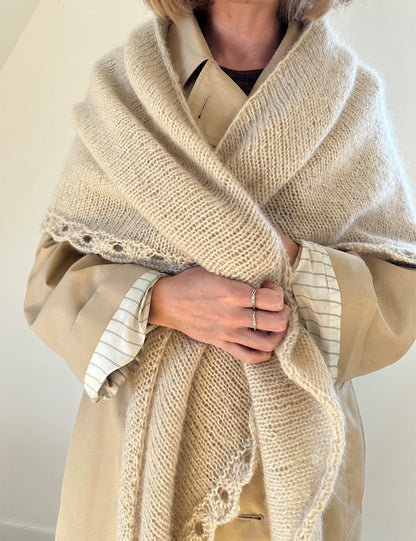 Ellie-sjal | stort trekantet sjal i Alpakka Folgetrad og Tynn Silk Mohair fra Sandnes Garn