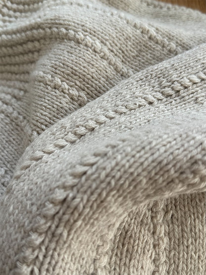 Flow Loop V-Neck | Rayures décontractées à motifs texturés en Yak de Lang Yarns