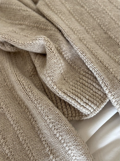 Flow Loop V-Neck | Rayures décontractées à motifs texturés en Yak de Lang Yarns