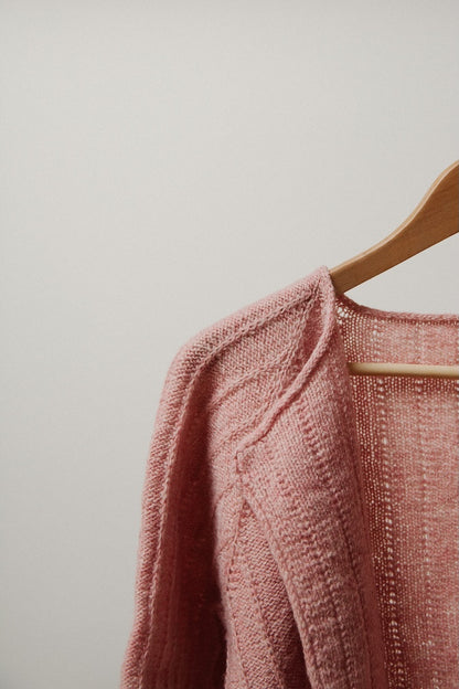 Neuletakki nro 11 | käännettävä raidallinen neuletakki Biches & Bûchesin Le Petit Lambswool -langasta