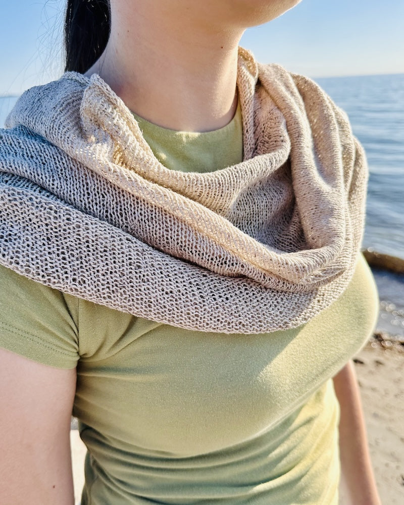Rabea von gute-garne.de Sundown Cape mit Pure Silk von Knitting for Olive 4