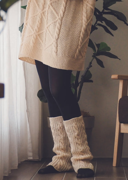 Heidi Leg Warmers | warm cable knit leg warmers made from Woolia by Gepard Garn