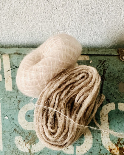 Chandail Blueberry | Motif de baies en Plötulopi et Tynn Silk Mohair
