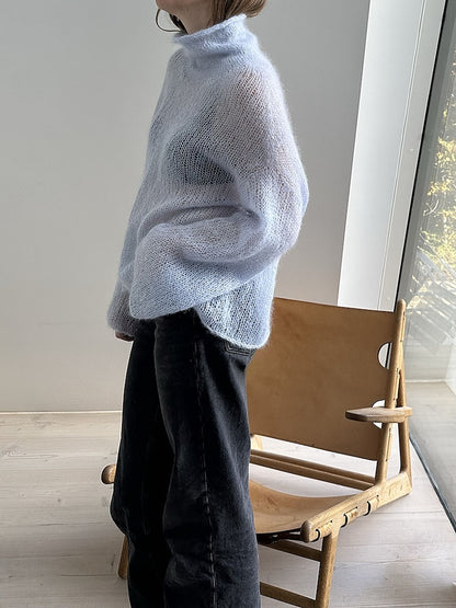 Light Loop High Neck | maigs un brīvs džemperis no Le Petit Silk & Mohair dzijas, ko ražo Biches & Bûches