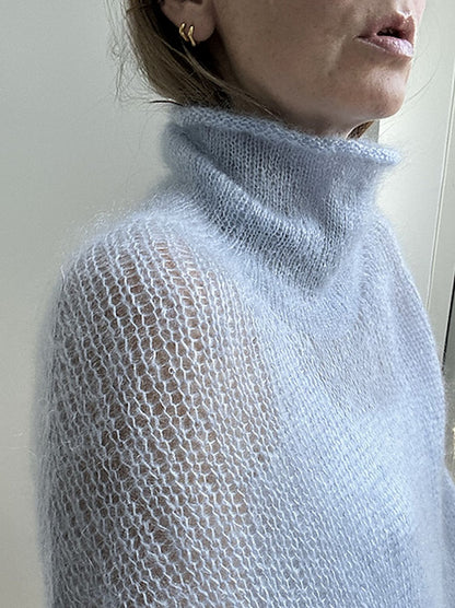 Light Loop High Neck | maigs un brīvs džemperis no Le Petit Silk & Mohair dzijas, ko ražo Biches & Bûches