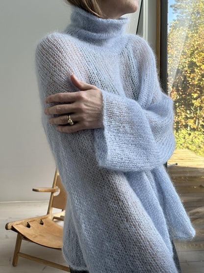Light Loop High Neck | maigs un brīvs džemperis no Le Petit Silk & Mohair dzijas, ko ražo Biches & Bûches