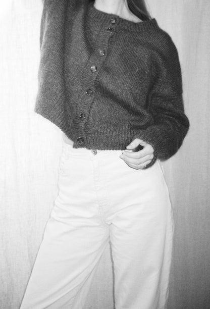 Marlo Cardigan | klassisch und mit seidigem Fall aus Le Petit Organic Cotton und Le Petit Silk & Mohair von Biches & Bûches