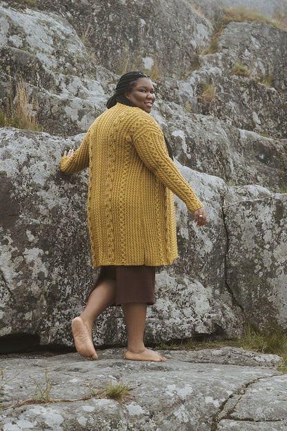 Lumo Cardigan | lässig und lang geschnitten aus 7 Sisters von Novita