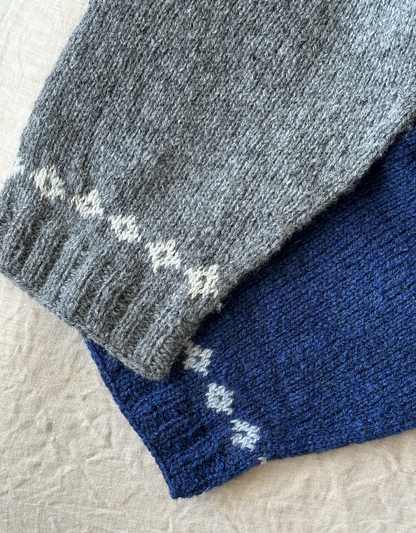 Maglione n. 74 | motivo classico e delicato in Le Petit Lambswool di Biches & Buches