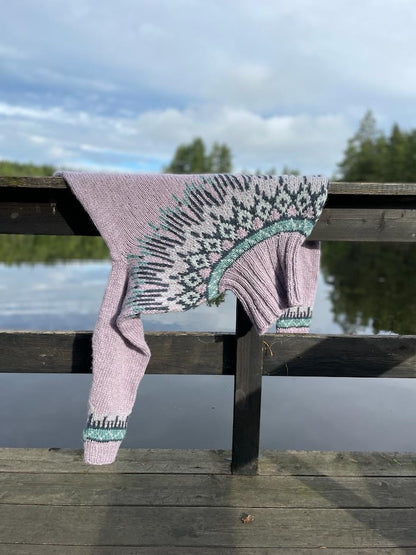 Hopi Polar Sweater - Island | Feather pattern from Alafosslopi by Lopi Island