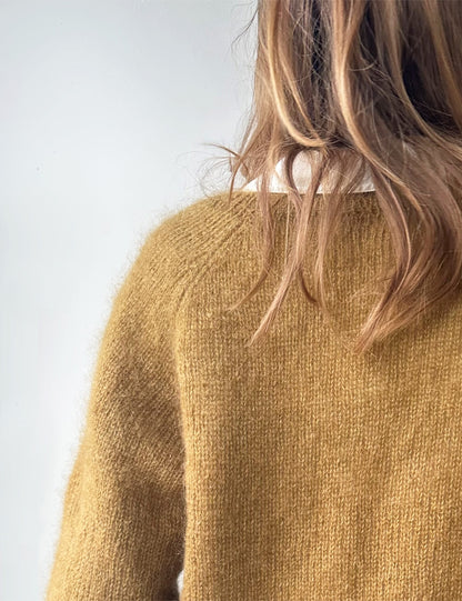 Vega V-Neck | Pull en mohair délicat tricoté avec du Tynn Silk Mohair de Sandnes Garn