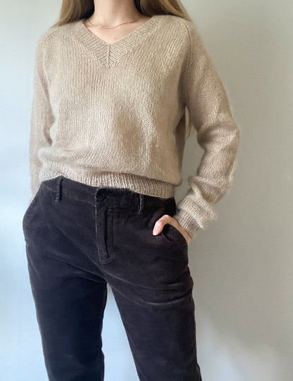 Vega V-Neck | Pull en mohair délicat tricoté avec du Tynn Silk Mohair de Sandnes Garn