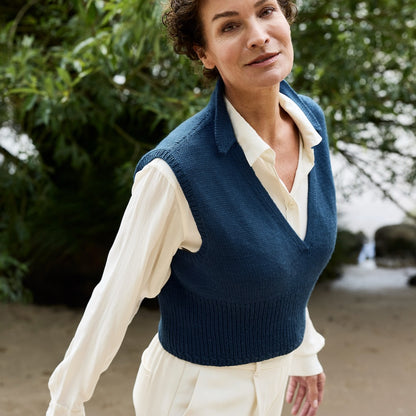 Waymark Vest | hieno Cheeky Merino Joy -langasta neulottu liivi Rosy Green Woolilta