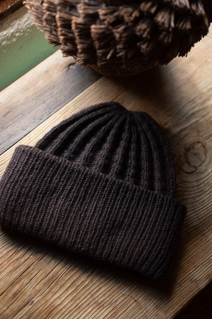Datura Hat | fluffig weiche Mütze aus Far von Woolfolk