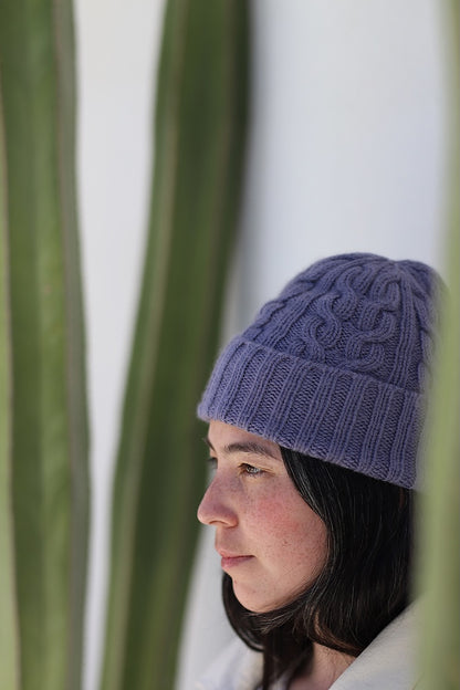 Sellwood Hat | weiches Zopfmuster aus Tynd von Woolfolk