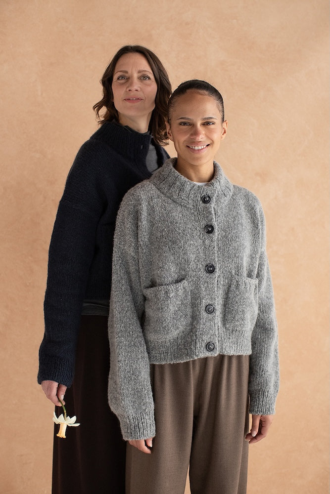 Cardigan Miko | giacca morbidissima con belle tasche in aria di Woolfolk