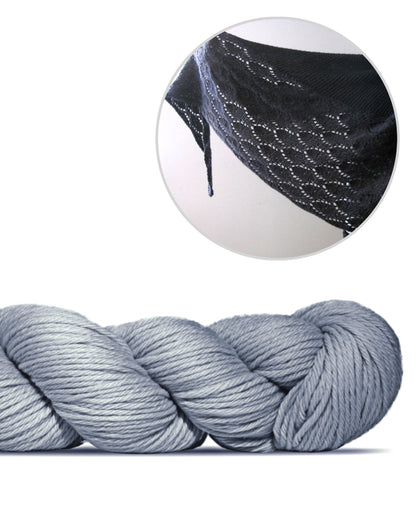Ainu | afslappet, luftigt sjal i Big Merino Hug fra Rosy Green Wool