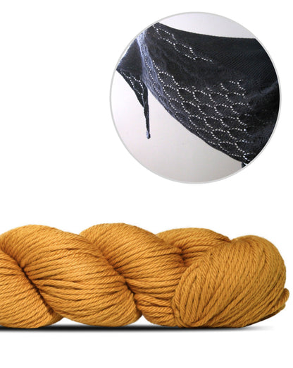 Ainu | afslappet, luftigt sjal i Big Merino Hug fra Rosy Green Wool
