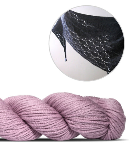 Ainu | afslappet, luftigt sjal i Big Merino Hug fra Rosy Green Wool