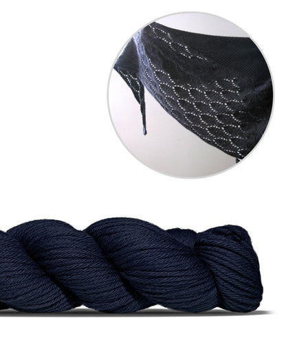 Ainu | afslappet, luftigt sjal i Big Merino Hug fra Rosy Green Wool