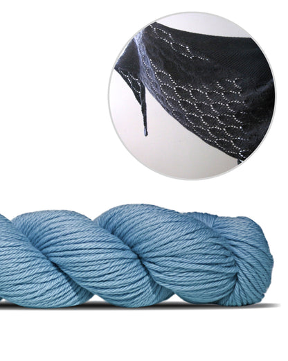 Ainu | afslappet, luftigt sjal i Big Merino Hug fra Rosy Green Wool