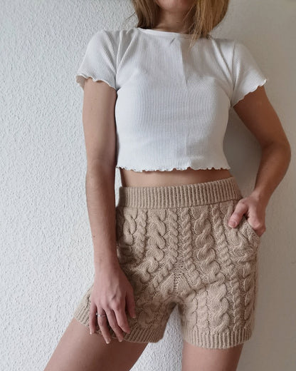Cozy Cable Shorts von Ann-Kathrin Stoll mit Ecopuno und Setasuri von Lana Grossa 6