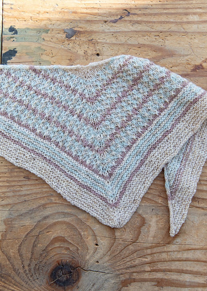 Châle Isla | ravissant châle en Le Petit Lambswool de Biches & Bûches