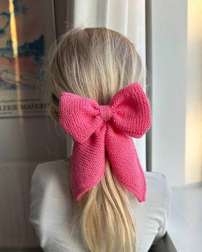 December Bow | enchanting bow made of alpaca by Sandnes Garn 