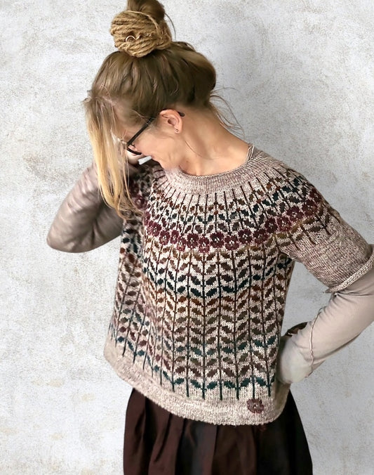 Sleeping Beauty Sweater | zarte Blätter und Blüten aus Balayage von Pascuali