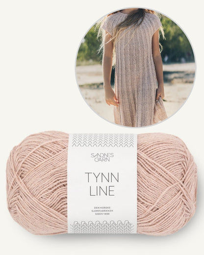 Robe pour enfants Fiona | fines rayures torsadées en Tynn Line de Sandnes Garn