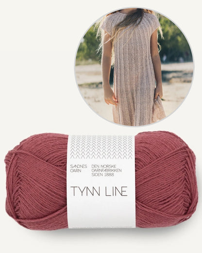Robe pour enfants Fiona | fines rayures torsadées en Tynn Line de Sandnes Garn