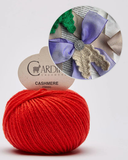 Holly Bow | Nœud festif avec tutoriel gratuit en Classic Cashmere de Cardiff