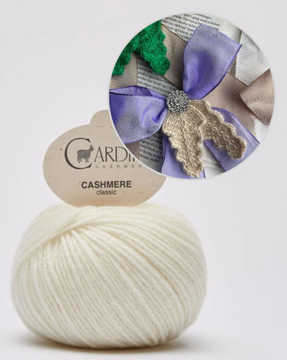 Holly Bow | Nœud festif avec tutoriel gratuit en Classic Cashmere de Cardiff