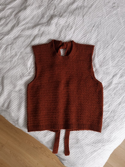Terra Vest | de jolis rubans en Le Petit Lambswool de Biches & Bûches