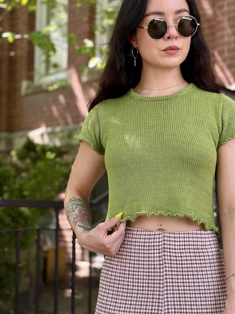 Baby Gem Tee | zauberhafte Rüschen aus Mandarin Petit von Sandnes Garn